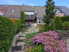 Rückansicht mit Garten (4)