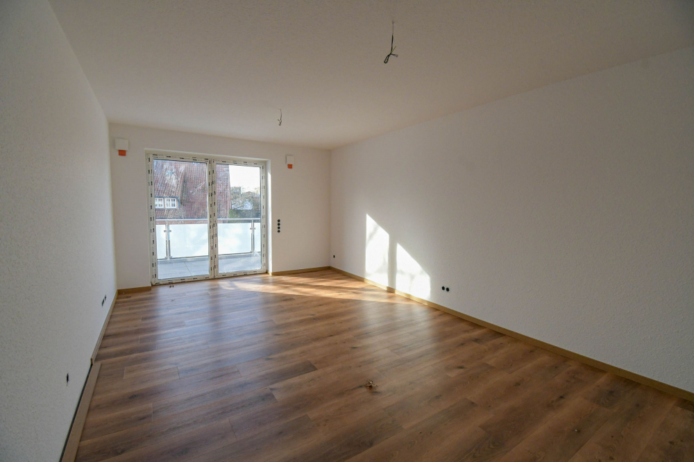 6530 - Stilvoll Wohnen im Neubau – Lichtdurchflutete 2-Zimmer-Wohnung mit Aufzug und Balkon - Foto 2