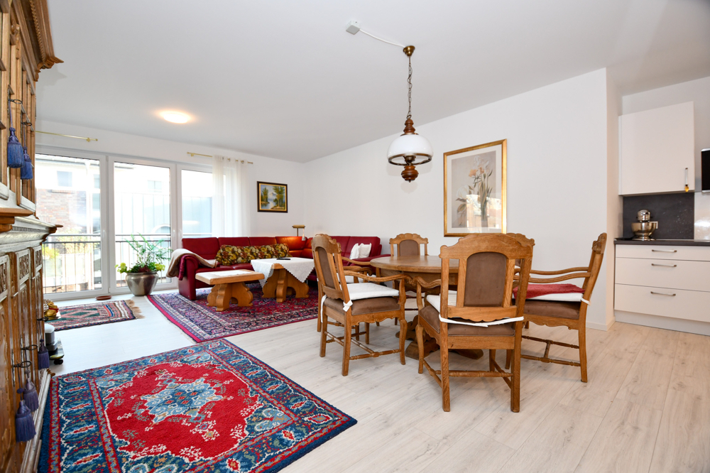 Wohlfühlen im Herzen von Friesoythe - Moderne Wohnung mit Balkon, Einbauküche und PKW-Stellplatz - Photo 2