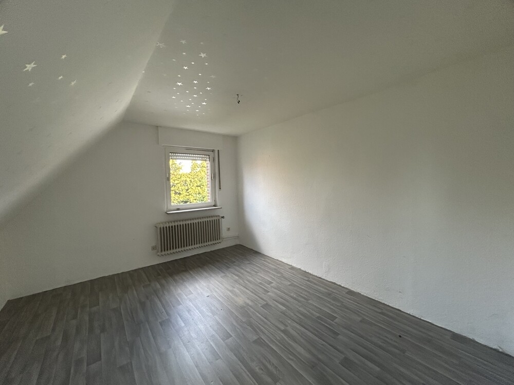 Großzügige Obergeschosswohnung in zentraler Lage - Photo 1
