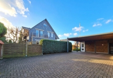 Doppelhaus und Carport