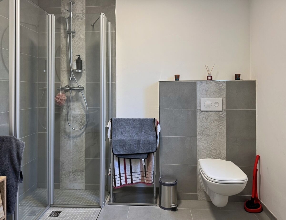 Ideal zum Wohlfühlen: Neuwertige Maisonettewohnung mit EBK & Dachterrasse in Wiesmoor - Foto 4