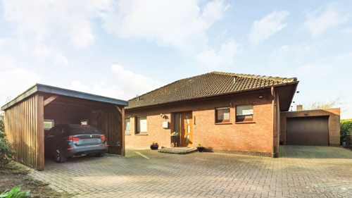 T1775 Auffahrt Straße