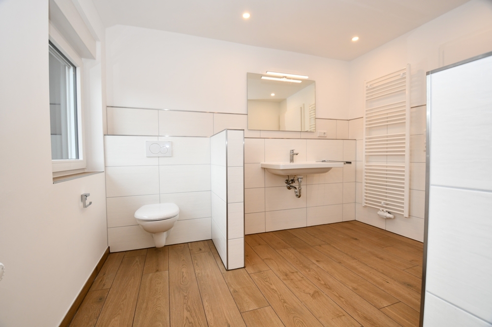 Liebe auf den ersten Blick - Wunderschöne Mietwohnung mit Einbauküche, Balkon und Wallbox - Photo 4