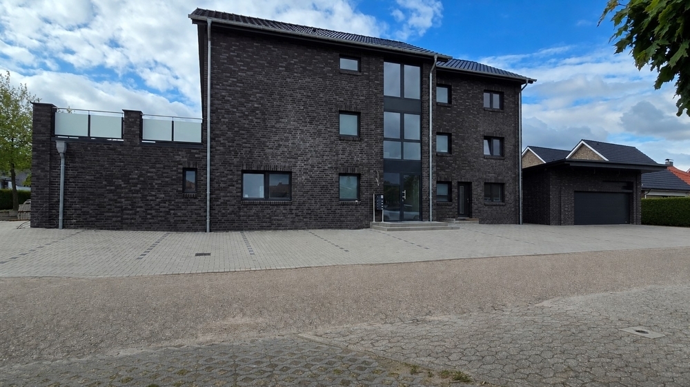 Erstbezug - Barrierefreie Neubauwohnung mit Einbauküche, überdachter Terrasse und PKW-Stellplatz in Altenoythe - Foto 3