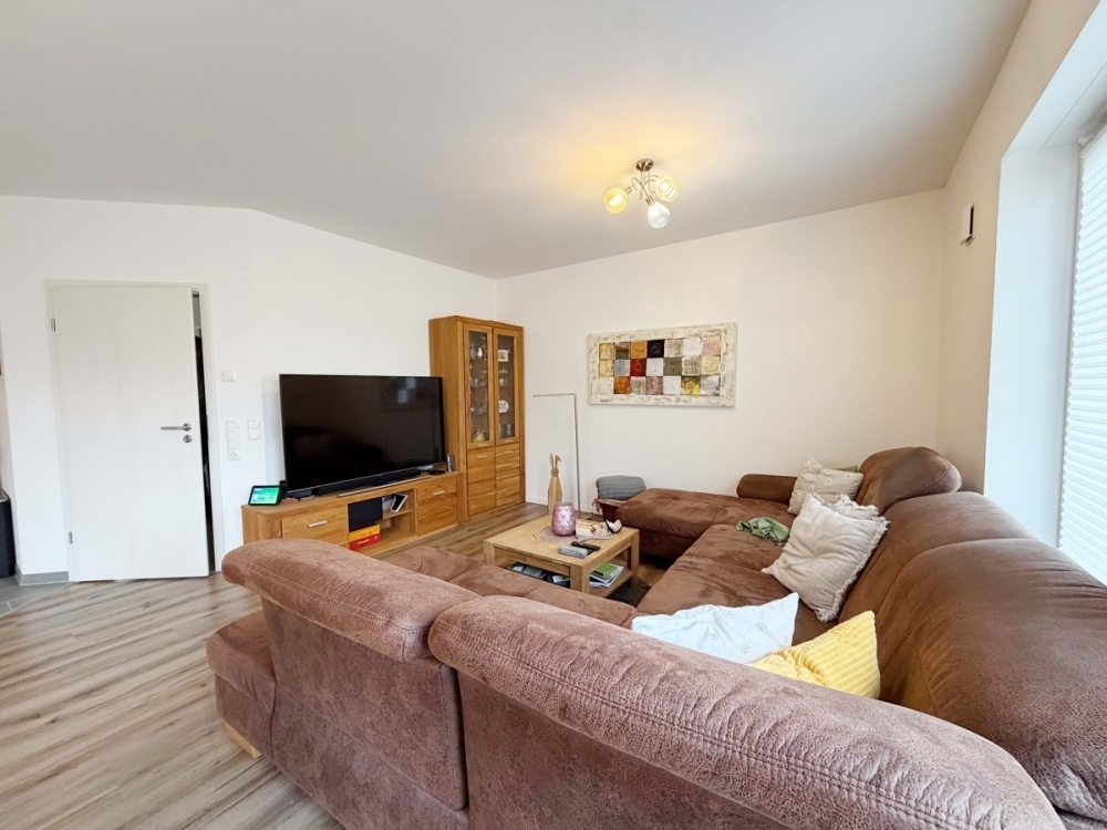 Zentral in Esens: Energieeffiziente Doppelhaushälfte zur Miete - Photo 1