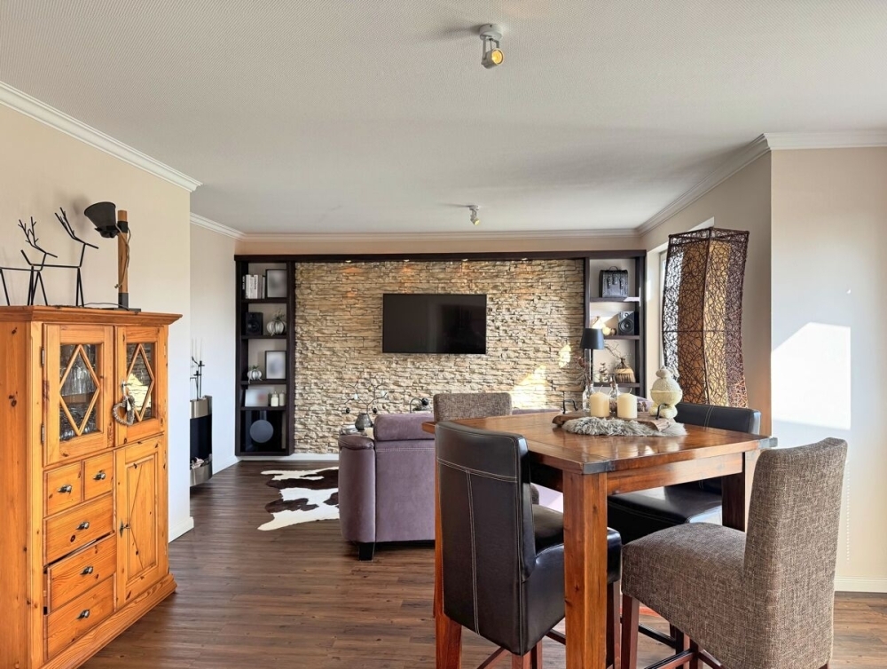 Extravagantes Wohnhaus mit Einbauküche & Doppelcarport in ruhiger Sackgassenendlage - Photo 2