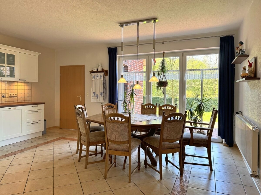 Urlaubsfeeling inklusive: Wohnhaus mit Einbauküche, Garten & Garage am Großsander Badesee - Photo 4