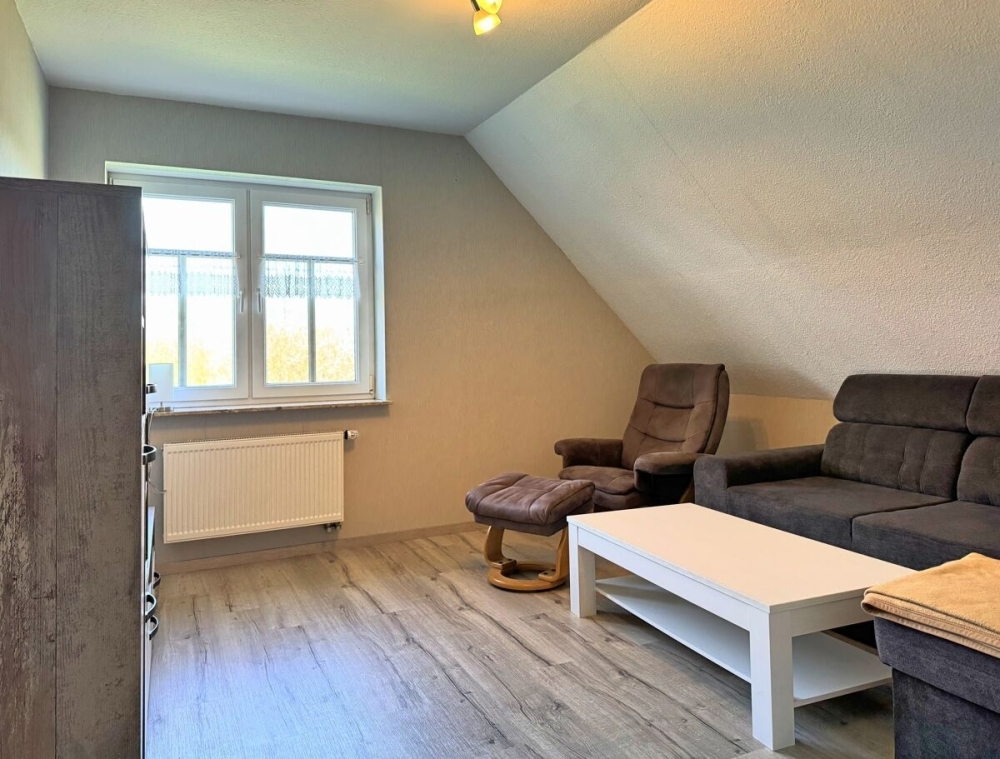 Urlaubsfeeling inklusive: Wohnhaus mit Einbauküche, Garten & Garage am Großsander Badesee - Photo 2