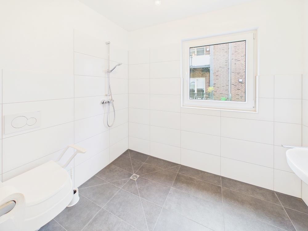 Rollstuhlgerechte 2-Zimmer-Wohnung mit Terrasse in Schortens - Photo 2