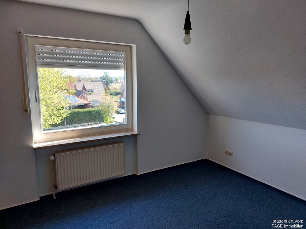 Superschöne 3-Zimmer-Dachgeschosswohnung in Varel-Obenstrohe - Foto 2