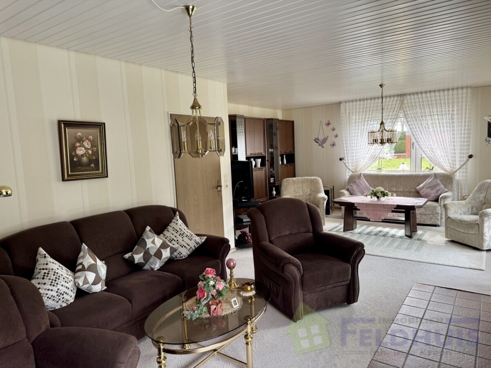 Charmantes Einfamilienhaus mit großzügigem Raumangebot in Moormerland-Neermoor! - Photo 1
