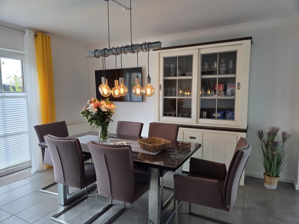 Direkt am Wasser & nahe der Nordseeküste! Gepflegte Maisonette-Wohnung! - Photo 2