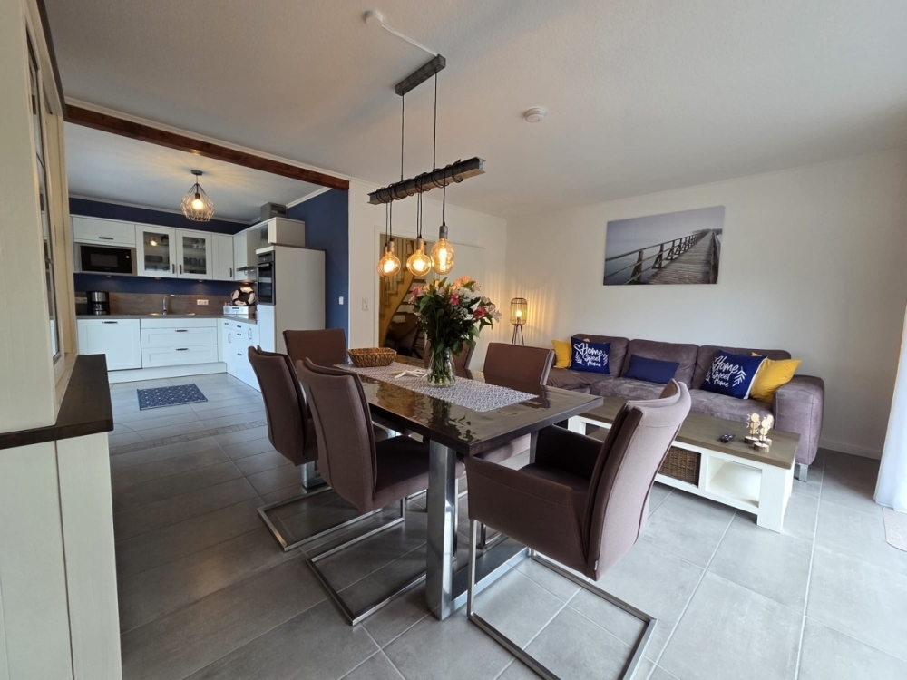 Direkt am Wasser & nahe der Nordseeküste! Gepflegte Maisonette-Wohnung! - Photo 1