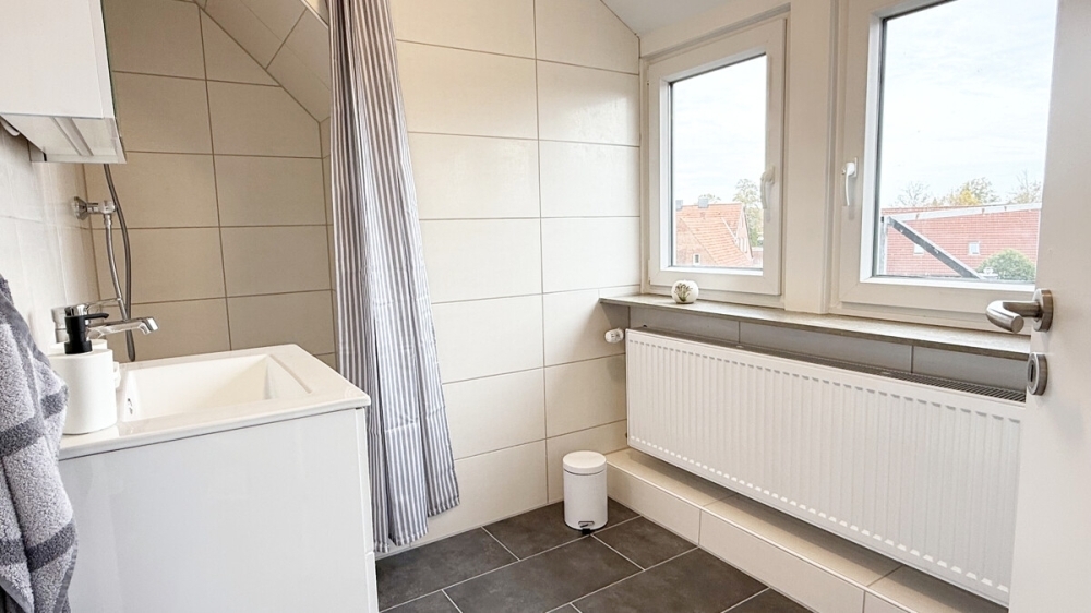 ***Renoviert: City-Wohnung mit Dachterrasse*** - Foto 3