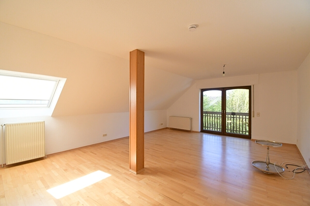 6219 - Großzügige 4-Zimmer-Obergeschosswohnung in ruhiger und dennoch zentraler Lage! - Foto 3