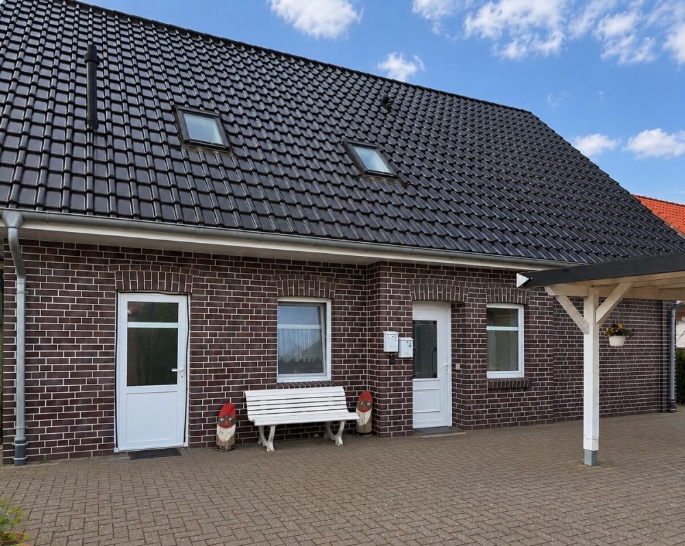Attraktive Dachgeschosswohnung mit Einbauküche in Toplage von Wiesmoor - Photo 5
