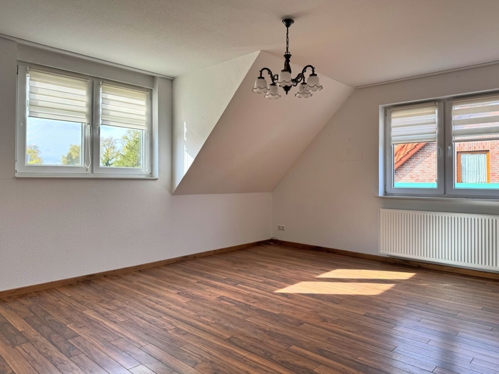 Attraktive Dachgeschosswohnung mit Einbauküche in Toplage von Wiesmoor - Foto 4