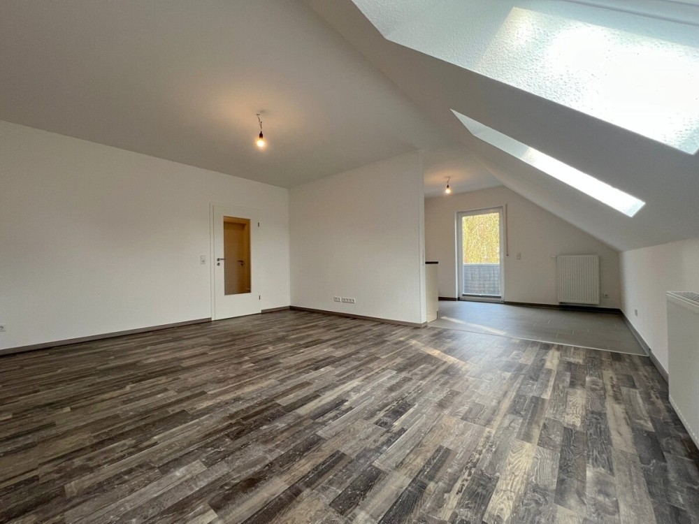 6731 - Attraktive 2-Zimmer-Obergeschosswohnung mit Balkon im Ortszentrum von Edewecht! - Photo 1