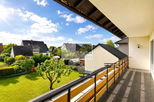 Sonnenverwöhnter Balkon mit Aussicht