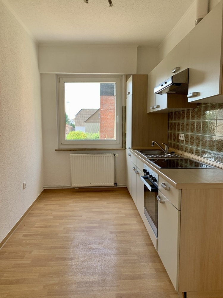 Zentrale 2- Zimmer-Wohnung im 1. OG ab sofort frei! - Foto 1