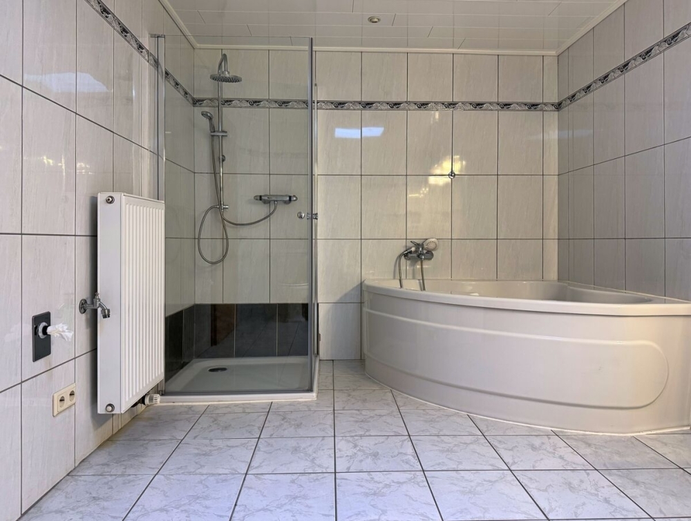 Gemütliche Erdgeschosswohnung mit Wintergarten und Kamin in ruhiger Lage von Hesel - Foto 2