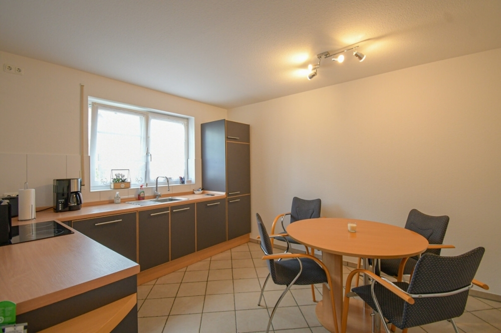 5361 - Attraktive Doppelhaushälfte mit Carport in zentraler Lage von Edewecht - Photo 4