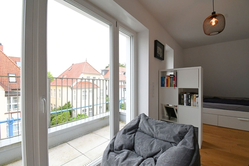 5986 - Attraktive 2-Zimmer-Wohnung mit EBK, Tiefgaragenstellplatz und 2 Balkonen in begehrter Lage! - Foto 4