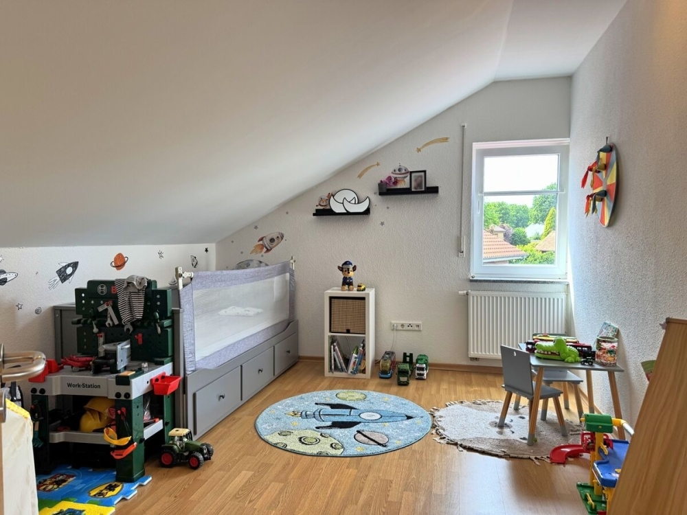 Gepflegte Doppelhaushälfte mit Einbauküche, Carport und Garten mitten in Friedeburg - Foto 2