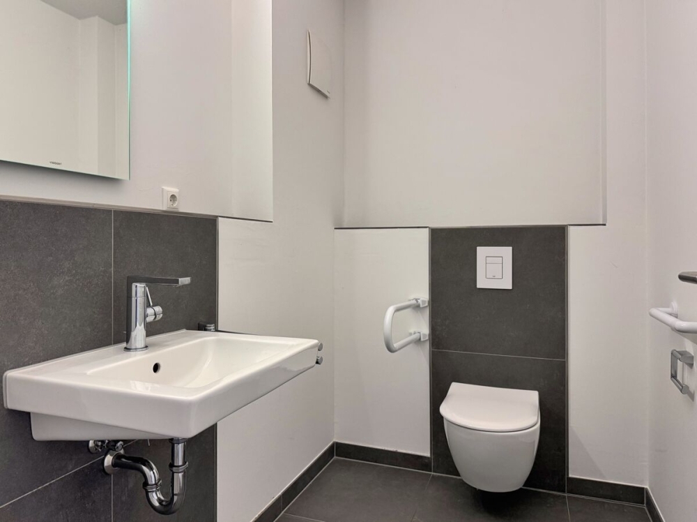 Über den Dächern von Wiesmoor: moderne Penthousewohnung mit Dachterrasse & Aufzug in ruhiger Lage - Foto 4
