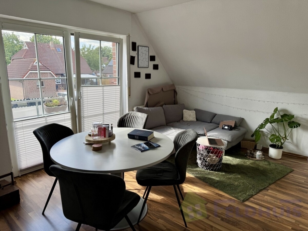 Gemütliche Oberwohnung mit Balkon in zentraler Lage von Neermoor-Kolonie! - Photo 2