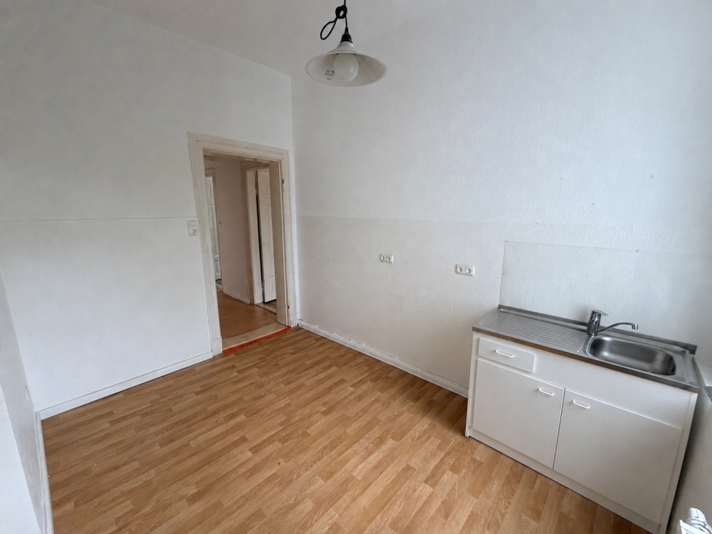 Gepflegtes Altbau-Refugium: 2-Zimmer-Wohnung mit optimaler Anbindung an City, Marine & Kliniken - Photo 2