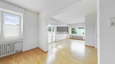 Wohnzimmer mit Blick zum Esszimmer