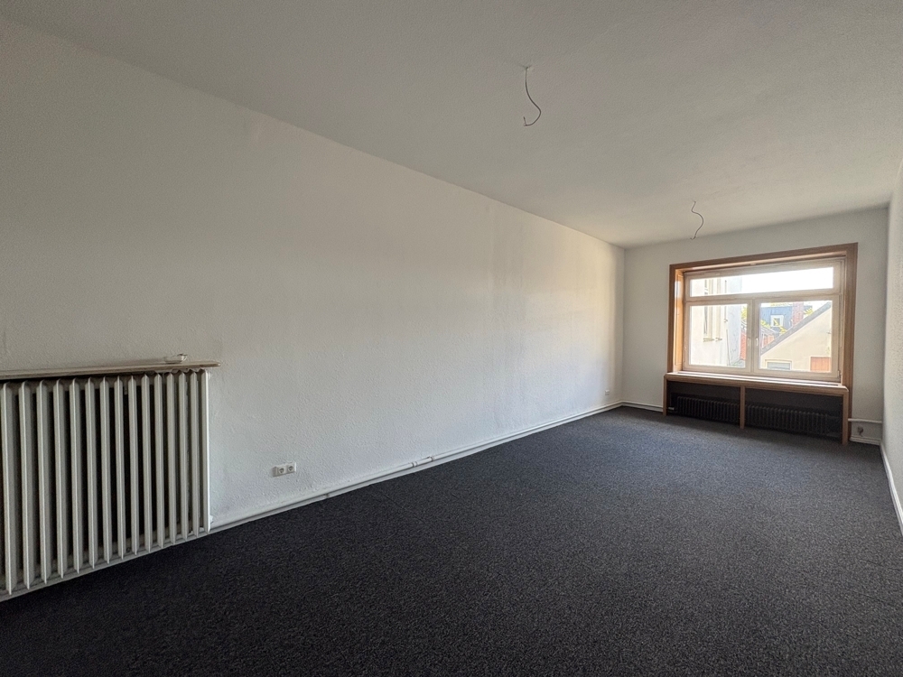 Großzügige 4-Zimmer-Altbauwohnung mitten in der Oldenburger Fußgängerzone – ideal für WGs! - Foto 1