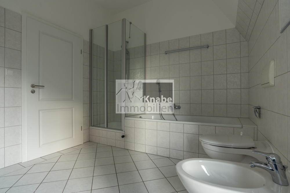 Altbau-Charme trifft modernes Wohnen! Maisonettewohnung im Herzen von Wellingholzhausen! - Photo 2