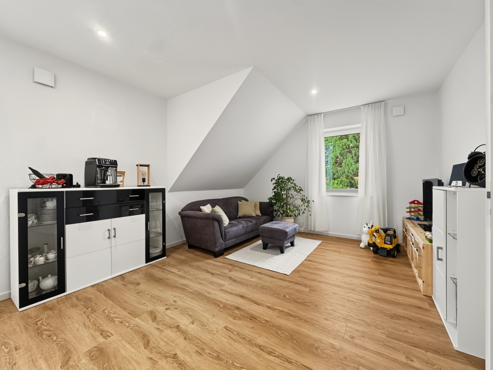 DG-Wohnung im KfW-40-Plus-Haus mit Wärmep. & PV-Anlage | 74m² | Küche vorhanden | Bürgerfelde - Photo 2