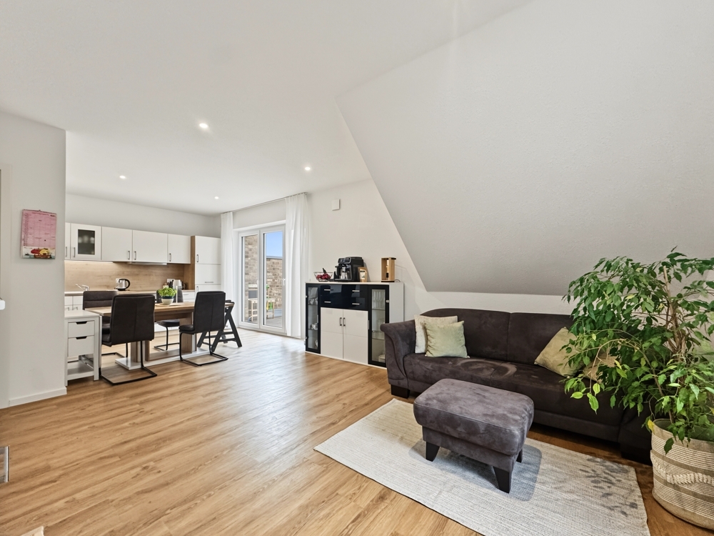 DG-Wohnung im KfW-40-Plus-Haus mit Wärmep. & PV-Anlage | 74m² | Küche vorhanden | Bürgerfelde - Photo 1