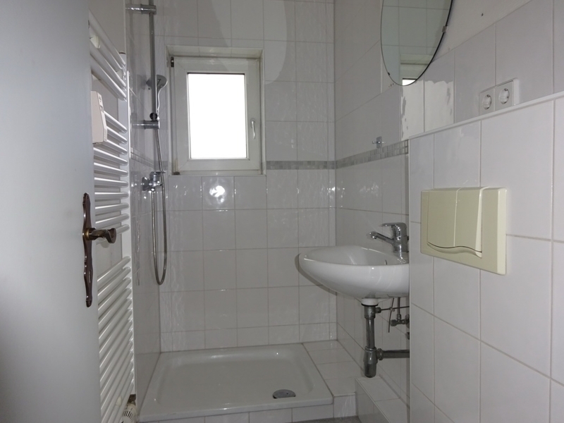 Findorff - Utbremen Ruhig- und zentralgelegene 2 ZKB Wohnung sucht solvente Mieter mittleren Alters - Photo 3