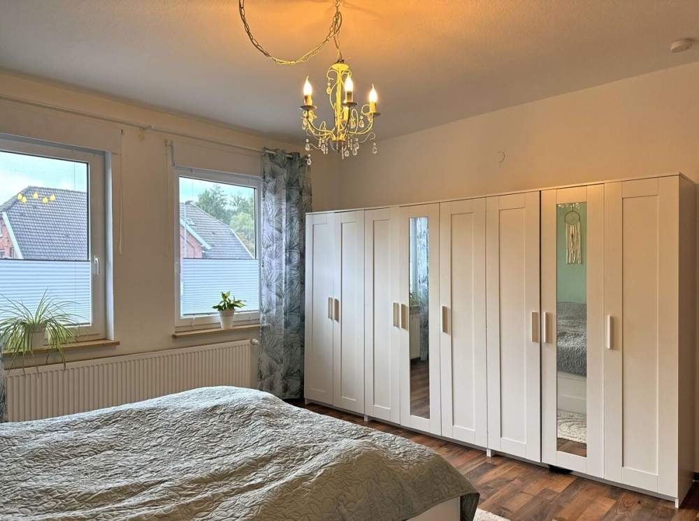 Großzügige Dachgeschosswohnung mit Einbauküche und Dachterrasse im Herzen von Wiesmoor - Foto 4