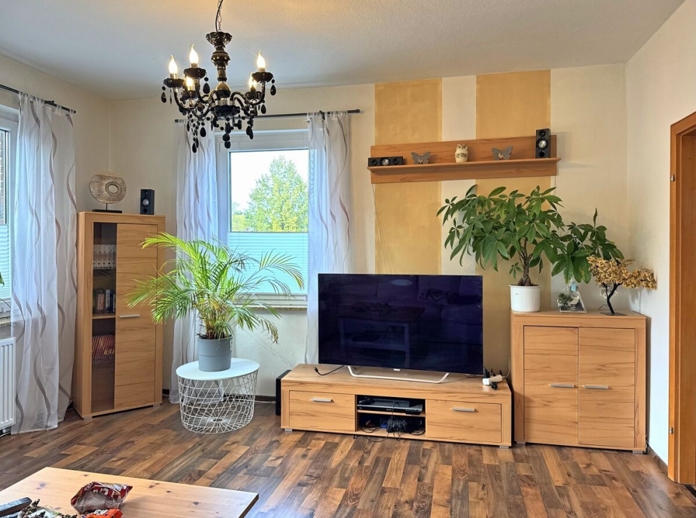 Großzügige Dachgeschosswohnung mit Einbauküche und Dachterrasse im Herzen von Wiesmoor - Foto 3