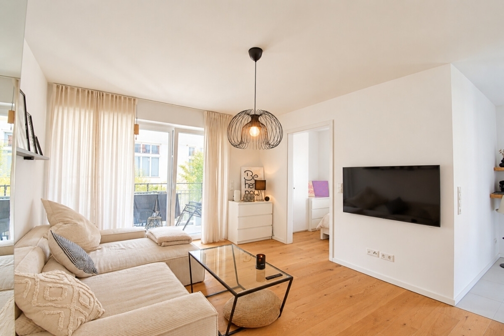 5999 - Höchst attraktive Obergeschosswohnung mit zwei Balkonen, EBK und Tiefgaragenstellpatz! - Foto 1