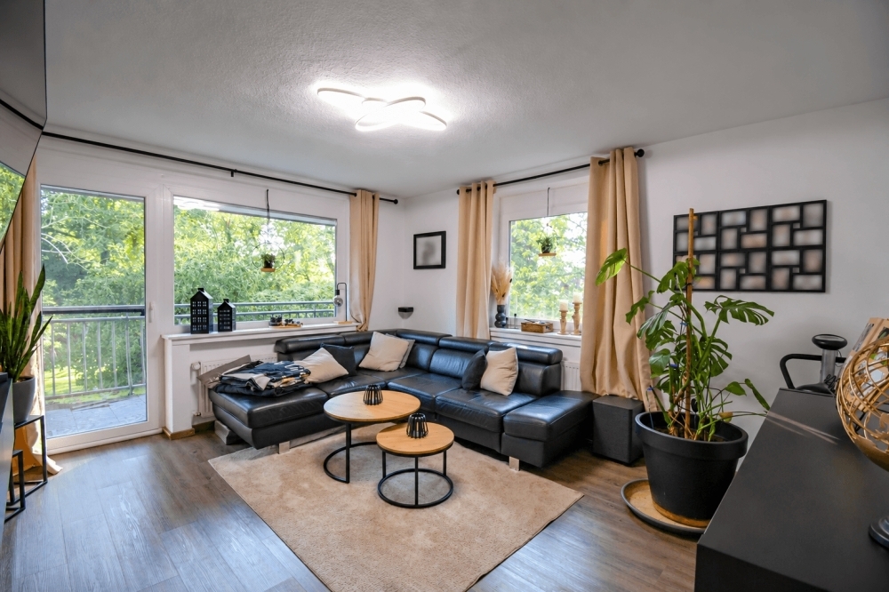 5232 - Großzügige Dachgeschosswohnung mit Dachterrasse und EBK in Edewecht/Westerscheps - Photo 1