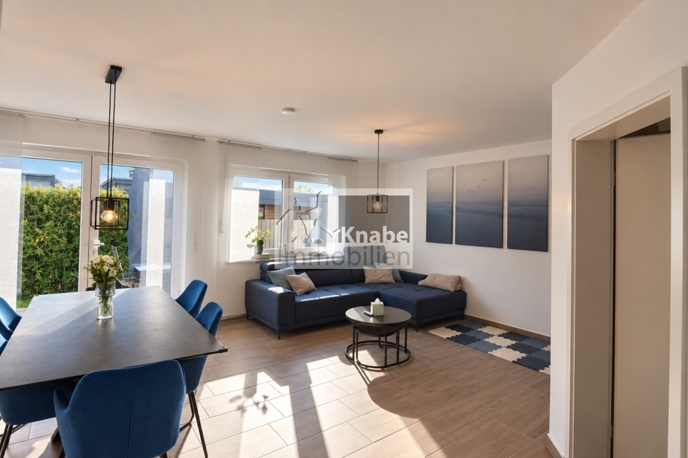 Neuwertig, modern, top Lage: Ihr neues Zuhause! - Foto 1