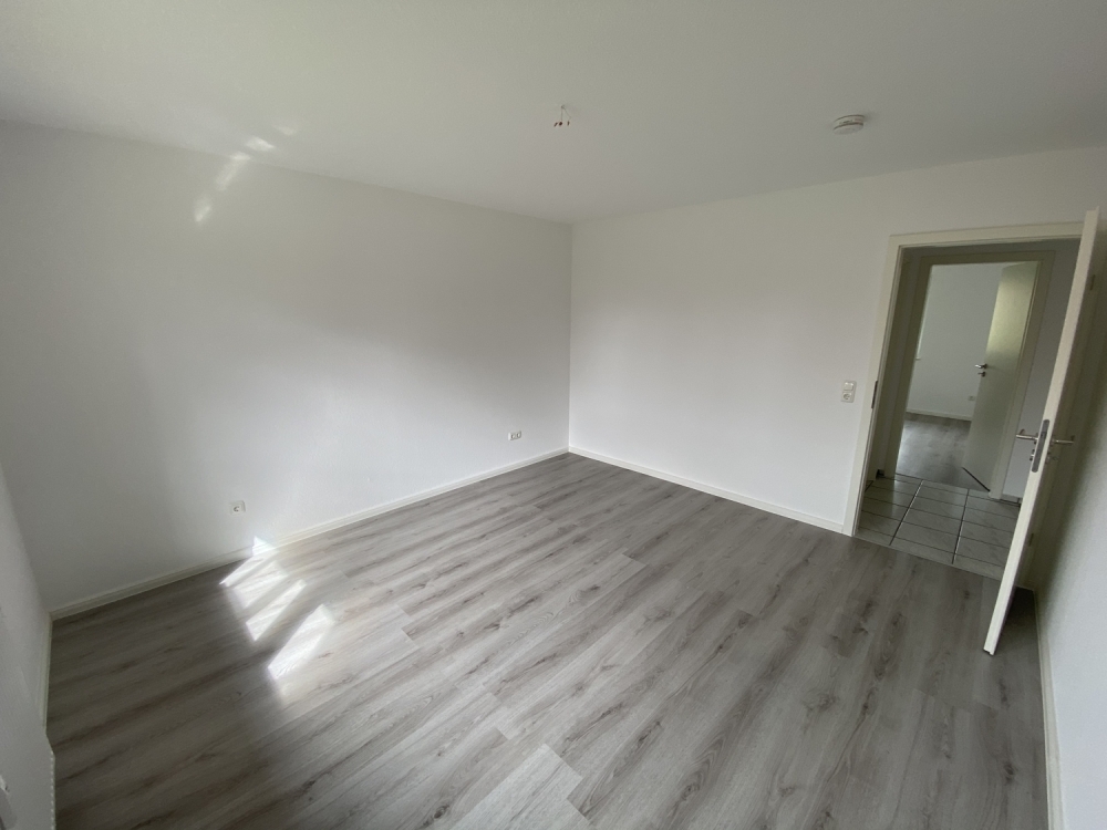 Renovierte 3 ZKB Erdgeschosswohnung mit Garten, überdachter Terrasse und Garage in Sande-Cäci - Photo 1