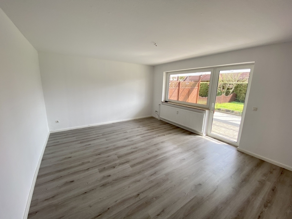 Renovierte 3 ZKB Erdgeschosswohnung mit Garten, überdachter Terrasse und Garage in Sande-Cäci - Photo 2