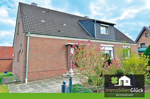 Aussenansicht Eingang Haus