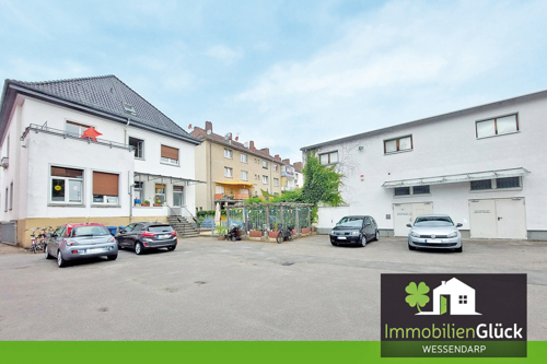 Hof mit Parkmöglichkeiten