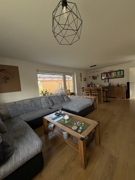 mit Terrassenausgang