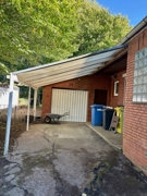 Carport vor der Garage