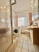 Duschbad mit Fenster